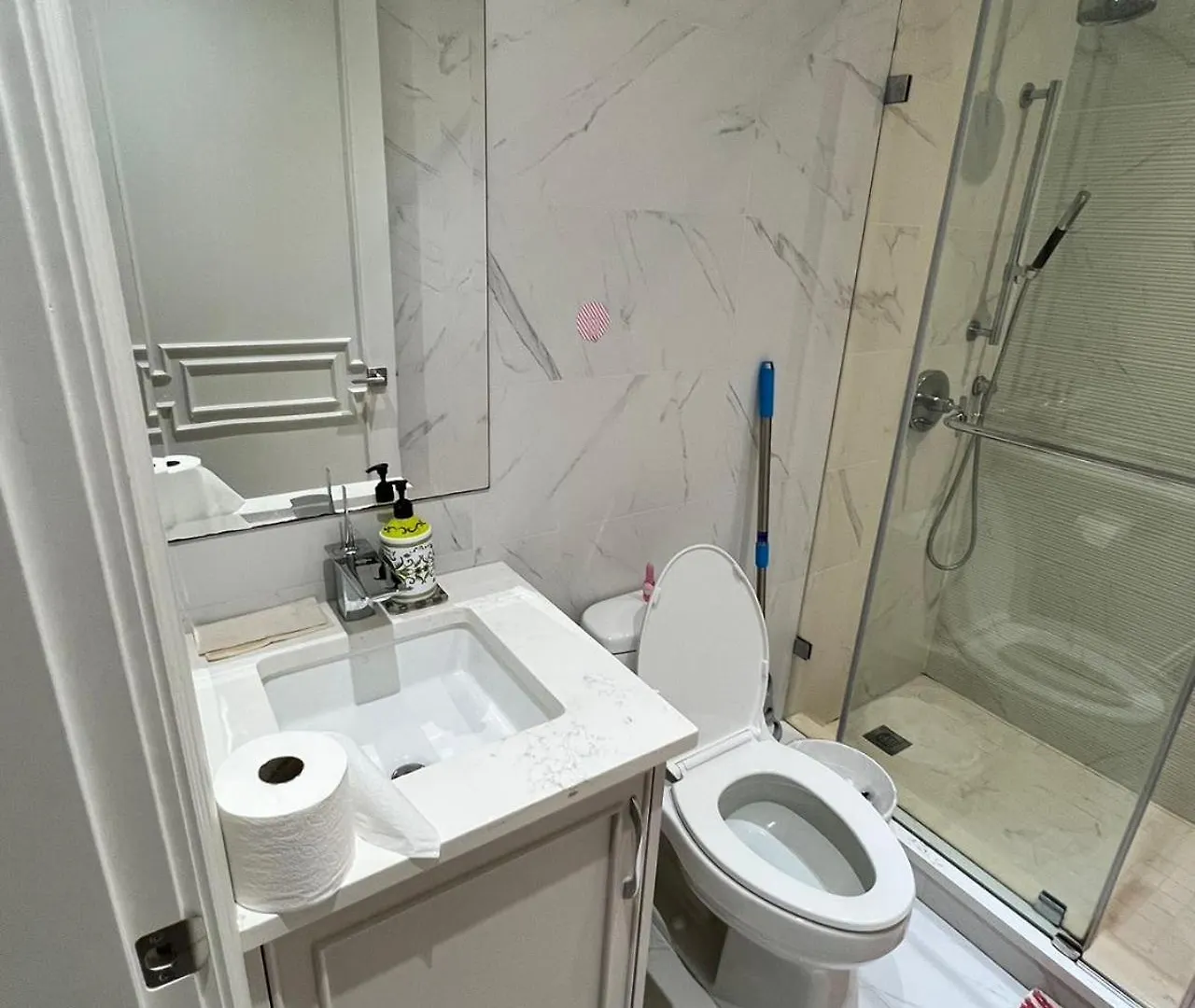 Private Rooms In Vancouver West Homestay